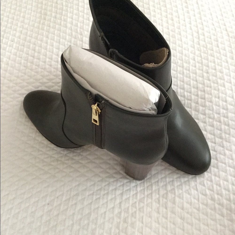 Ann Taylor ankle boots
